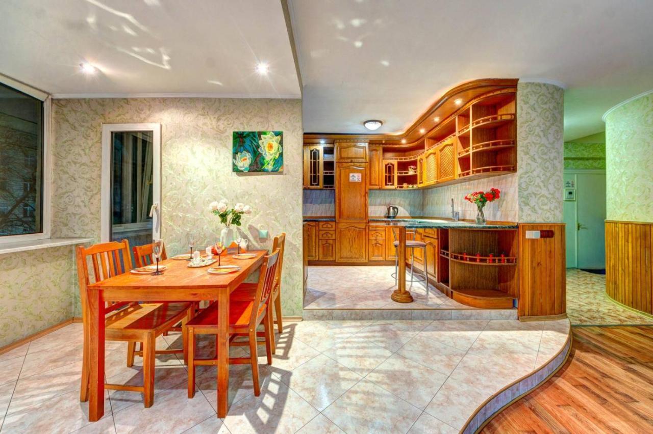 קייב Apartments Of Bogdan Khmelnitsky מראה חיצוני תמונה