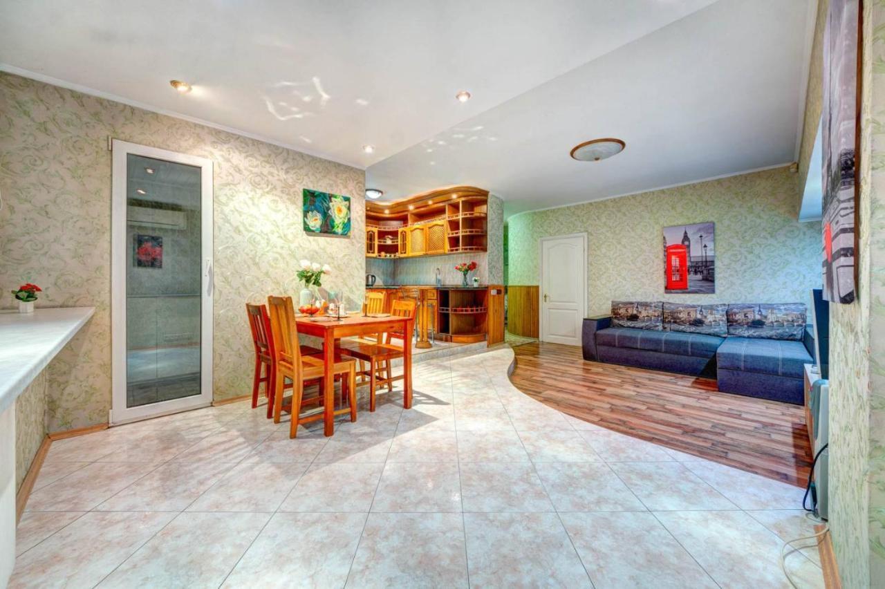 קייב Apartments Of Bogdan Khmelnitsky מראה חיצוני תמונה